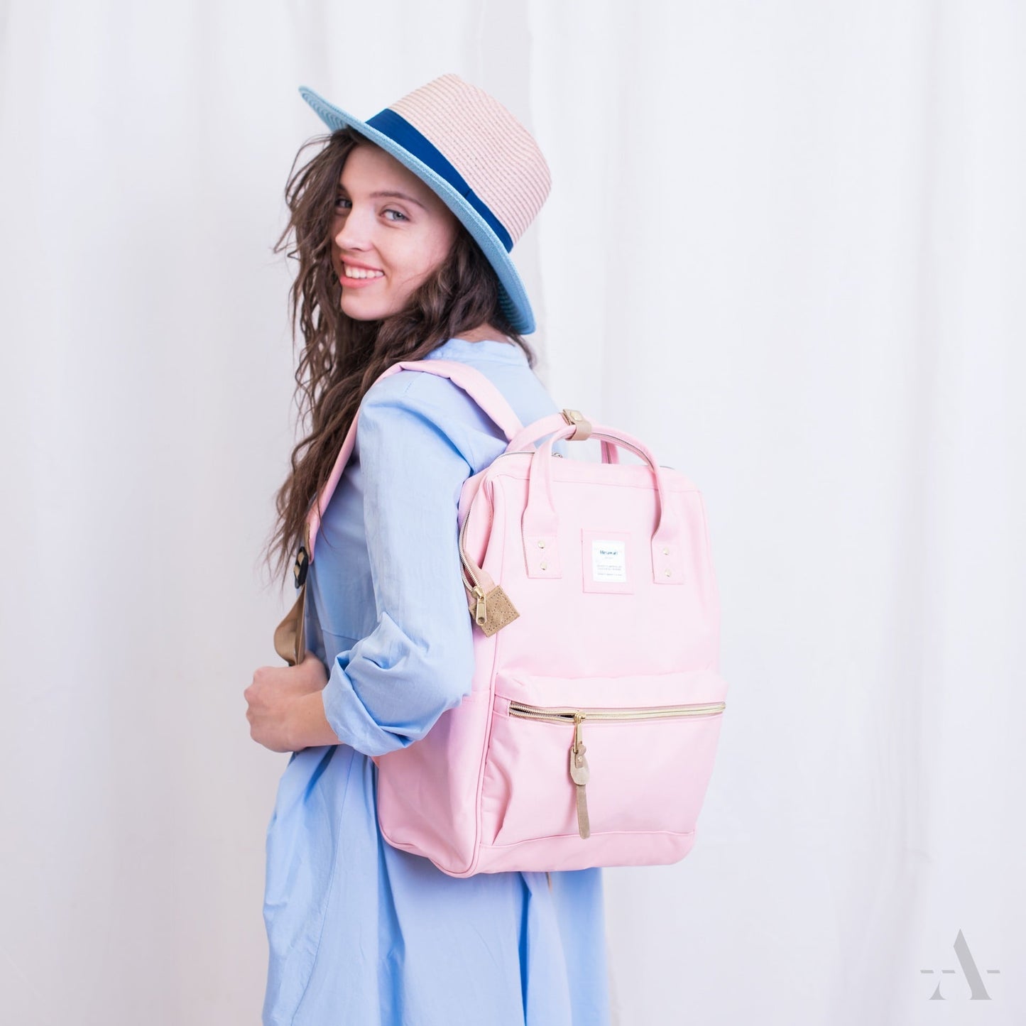 
                  
                    Holly Daze 15" Backpack I Light Pink
                  
                