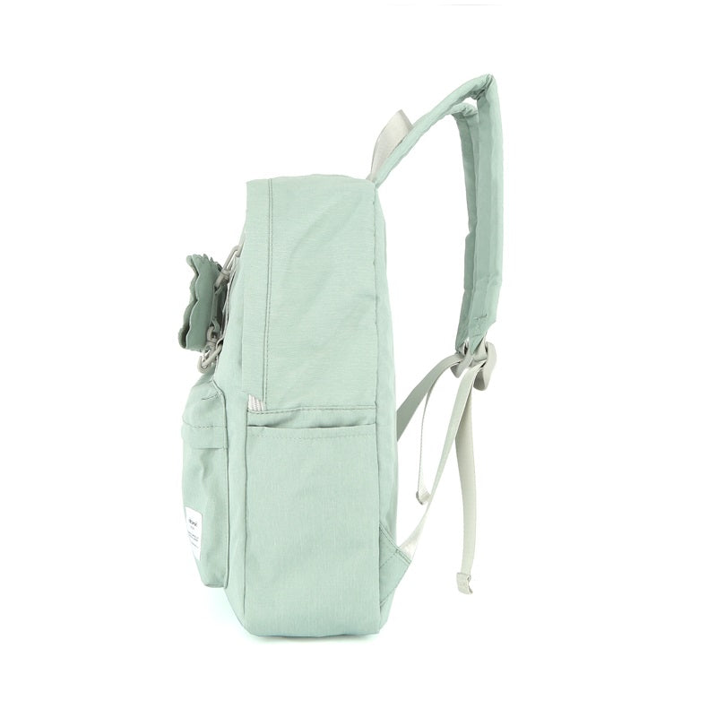 
                  
                    Livi 15" Lightweight travel daypack I Green Mint
                  
                